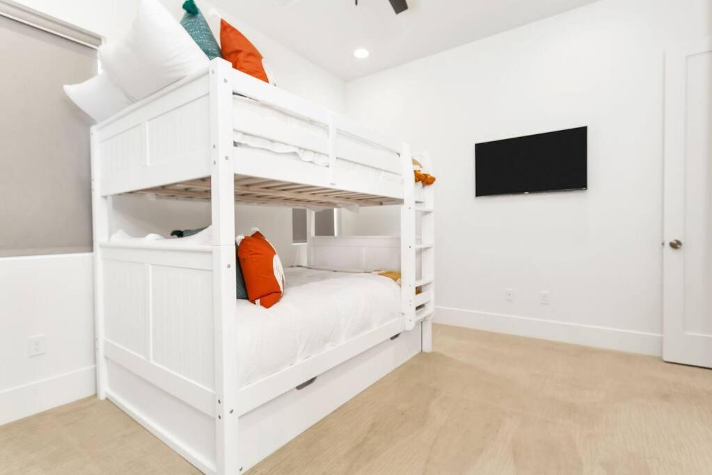 Villa #15 Pet Friendly! Year Round Heated Pool & Hot Tub! Upper Patios! St. George Bagian luar foto